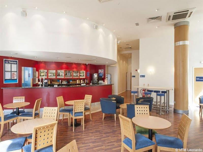 Ramada Encore York Exterior foto